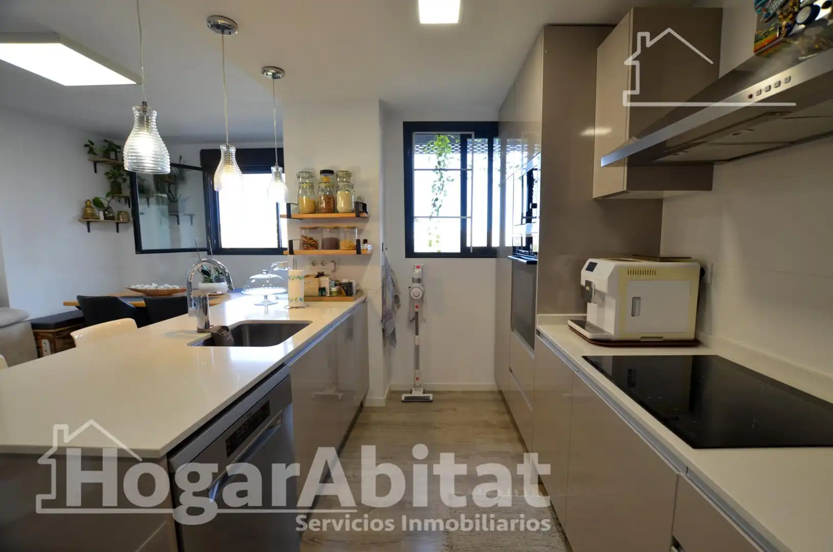 Cocina de Piso en venta en Alicante / Alacant con Aire acondicionado, Calefacción y Jardín privado
