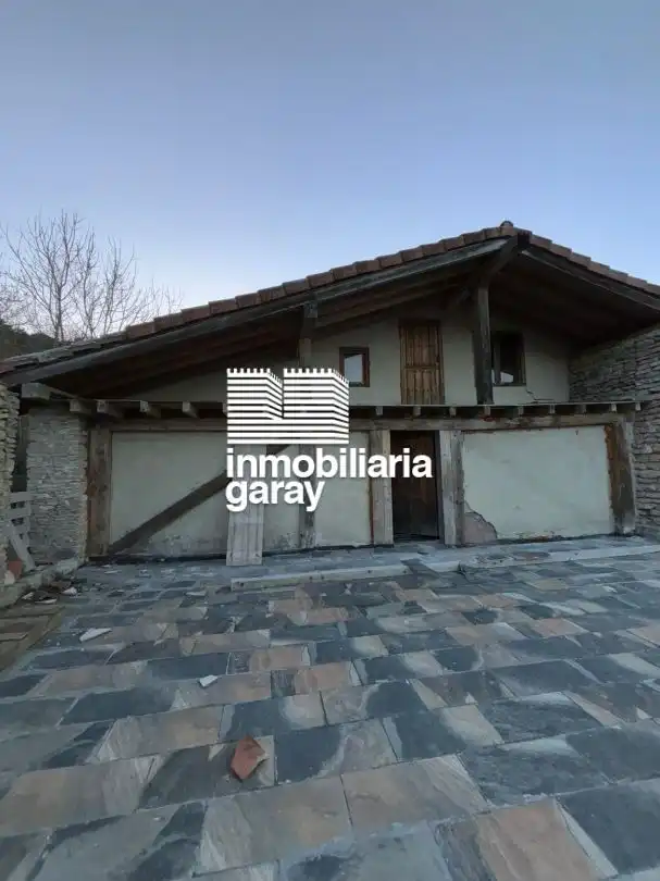 Casa in vendita a Valle de Losa