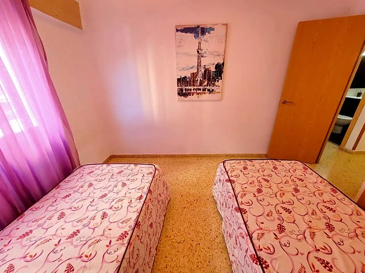 Habitación de Apartamento de alquiler en Miramar, Valencia