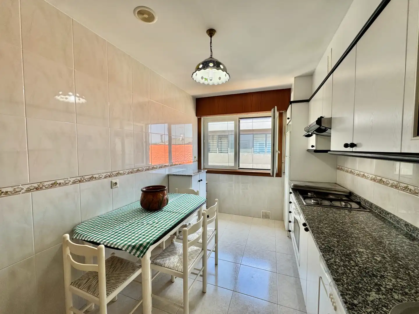 Cocina de Piso en venta en Arteixo con Parquet, Amueblado y Horno