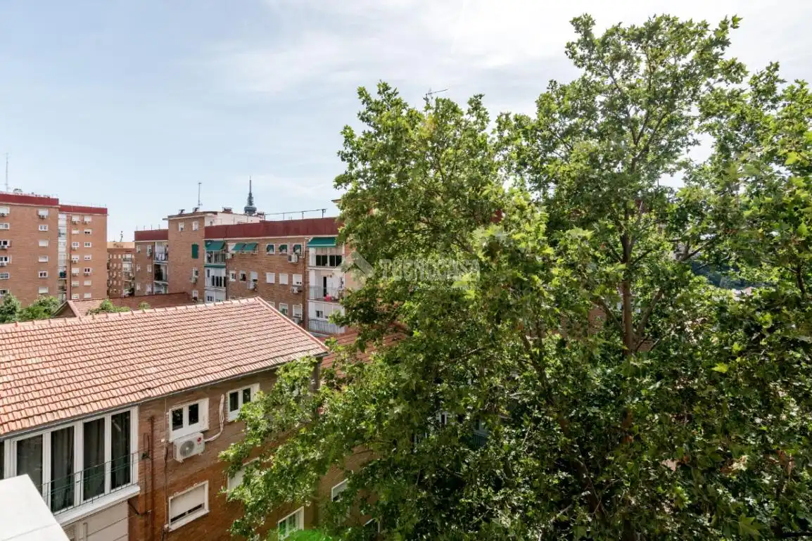 Vista exterior de Piso en venta en Madrid