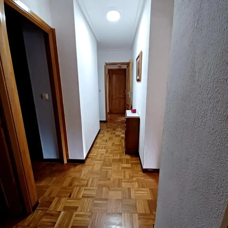 Wohnung zur Miete in Ourense Capital  mit Heizung, Privatgarten und Möbliert