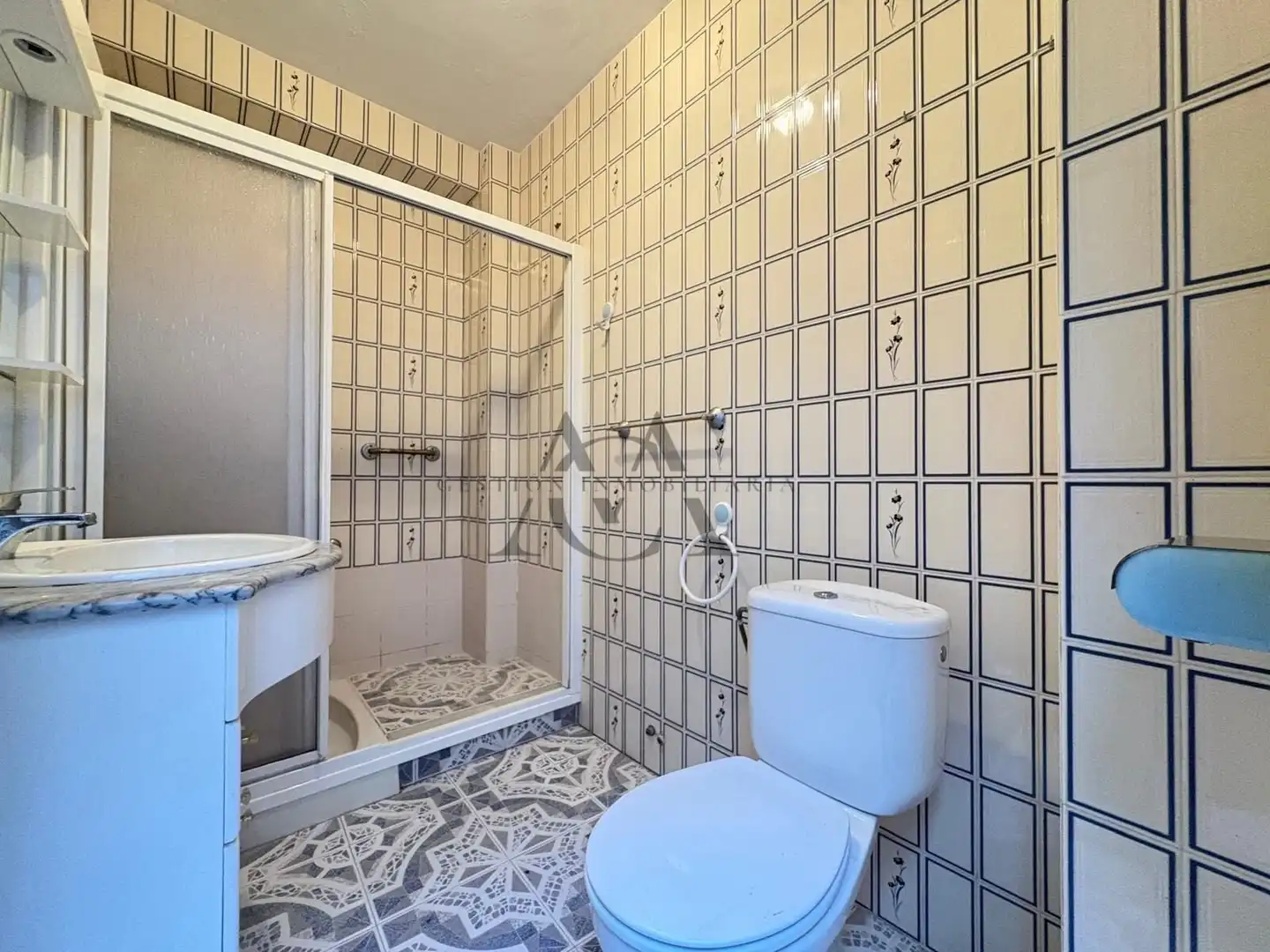 Bathroom of Houses for sale in Lucena