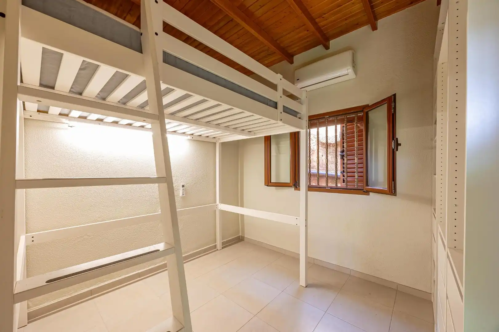 Habitación de Finca rústica en venta en Vega de San Mateo con Jardín privado, Terraza y Piscina
