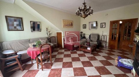 VIVIENDA UNIFAMILIAR CON GARAJE CERCANA AL CENTRO