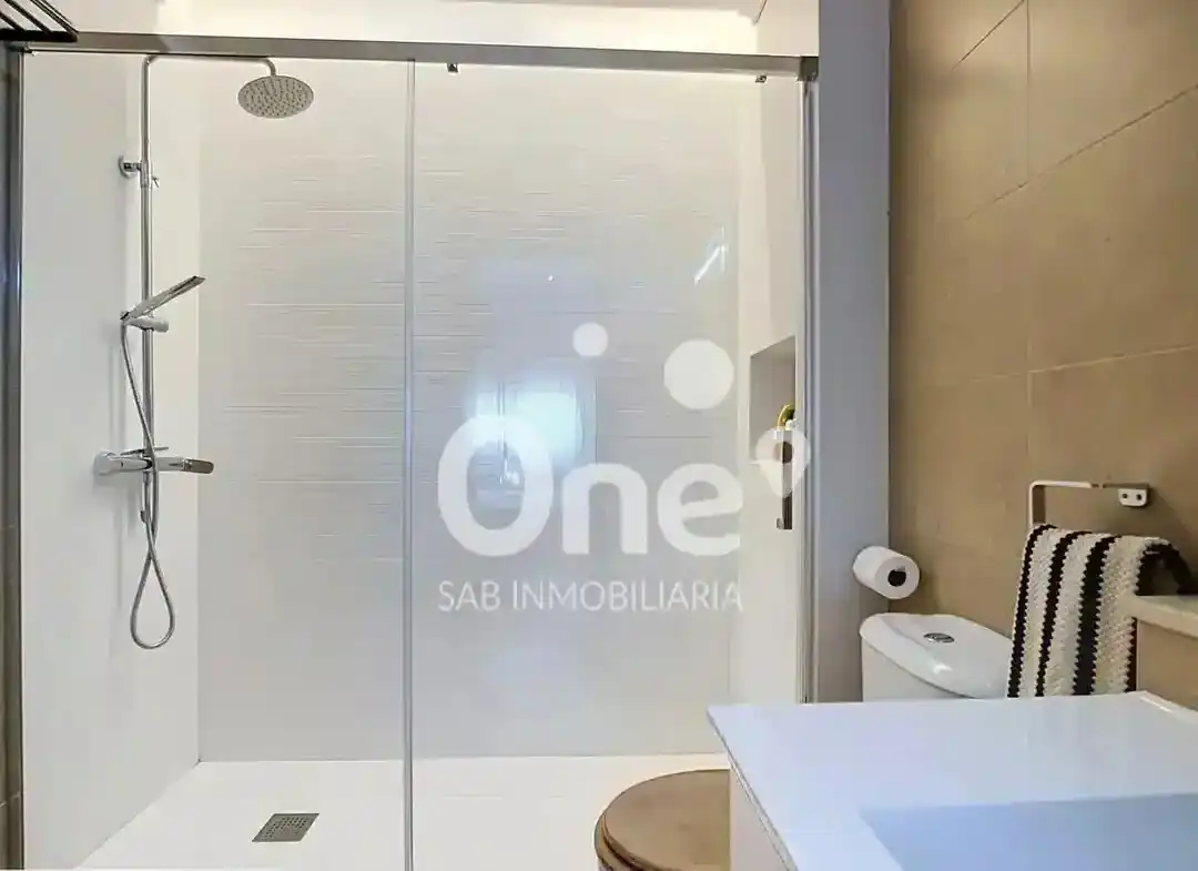 Bany de Casa adosada en venda en San Antonio de Benagéber amb Aire condicionat, Calefacció i Parquet
