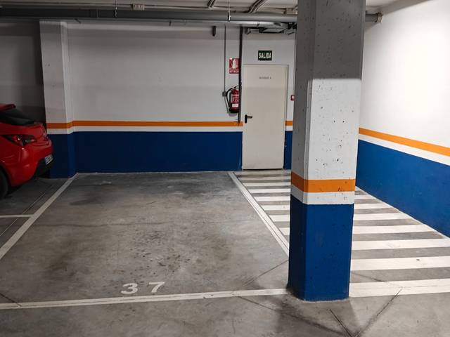 Garaje en Alquiler en Calle Pintor Velazquez, 41 en Norte - Universidad