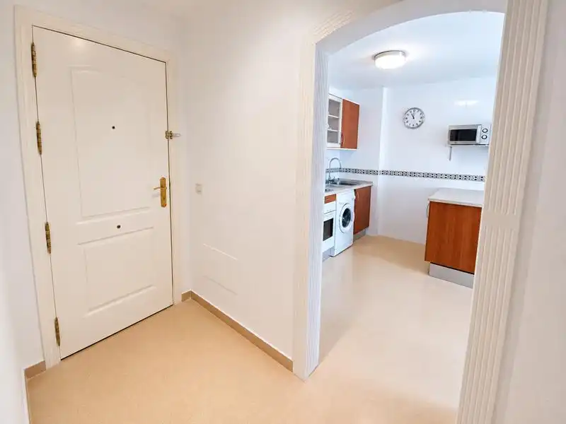 Flat with garden to rent in San Luis de Sabinillas, imagen 18