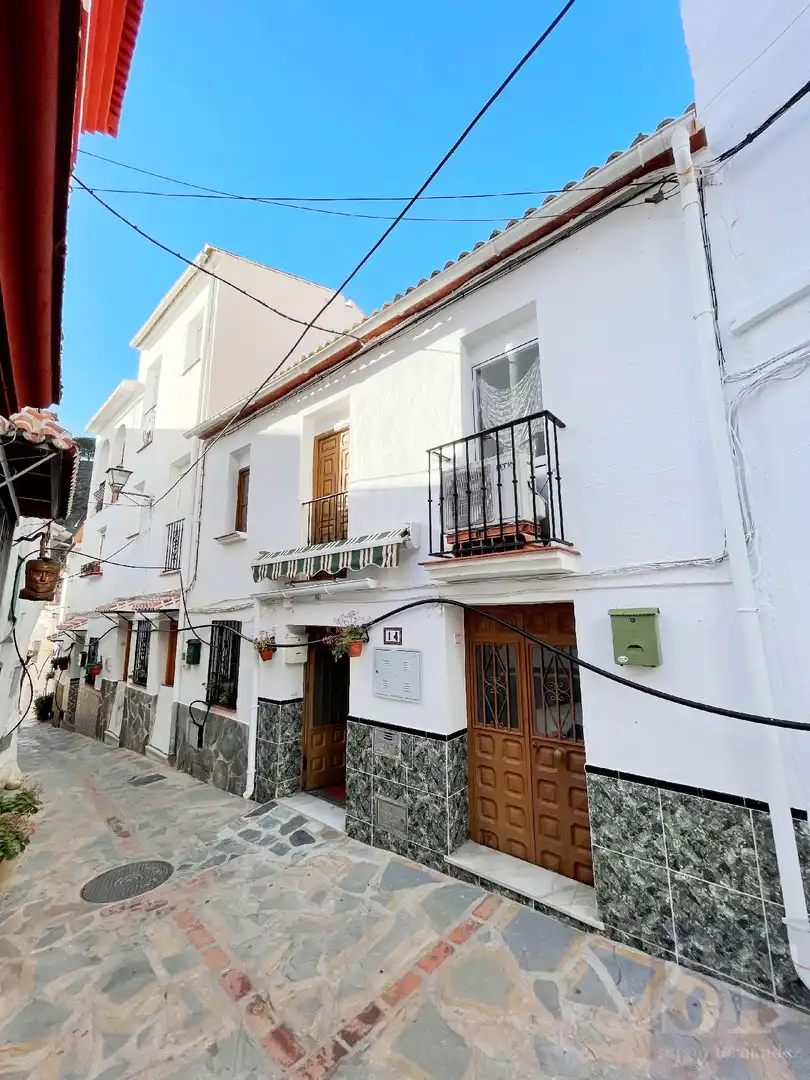Adossat en venda a Árchez