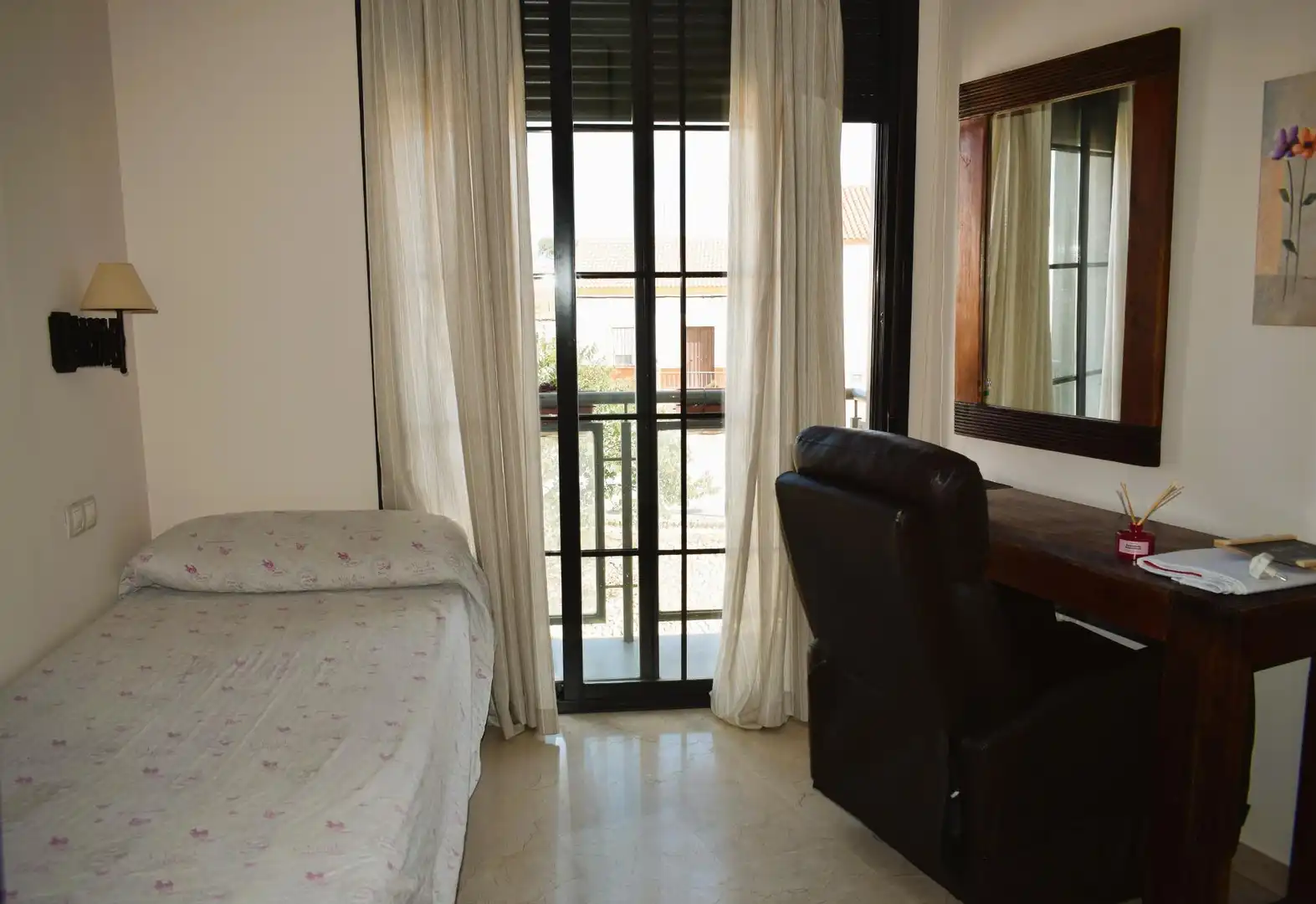 Habitación de Edificio en venta en San Bartolomé de la Torre