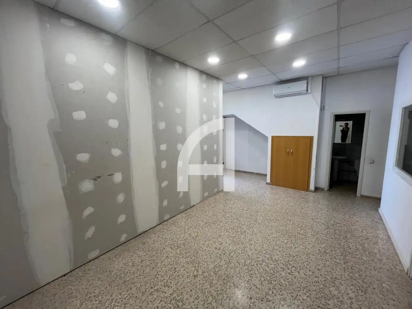 Commercial properties for rent in Nord-oest