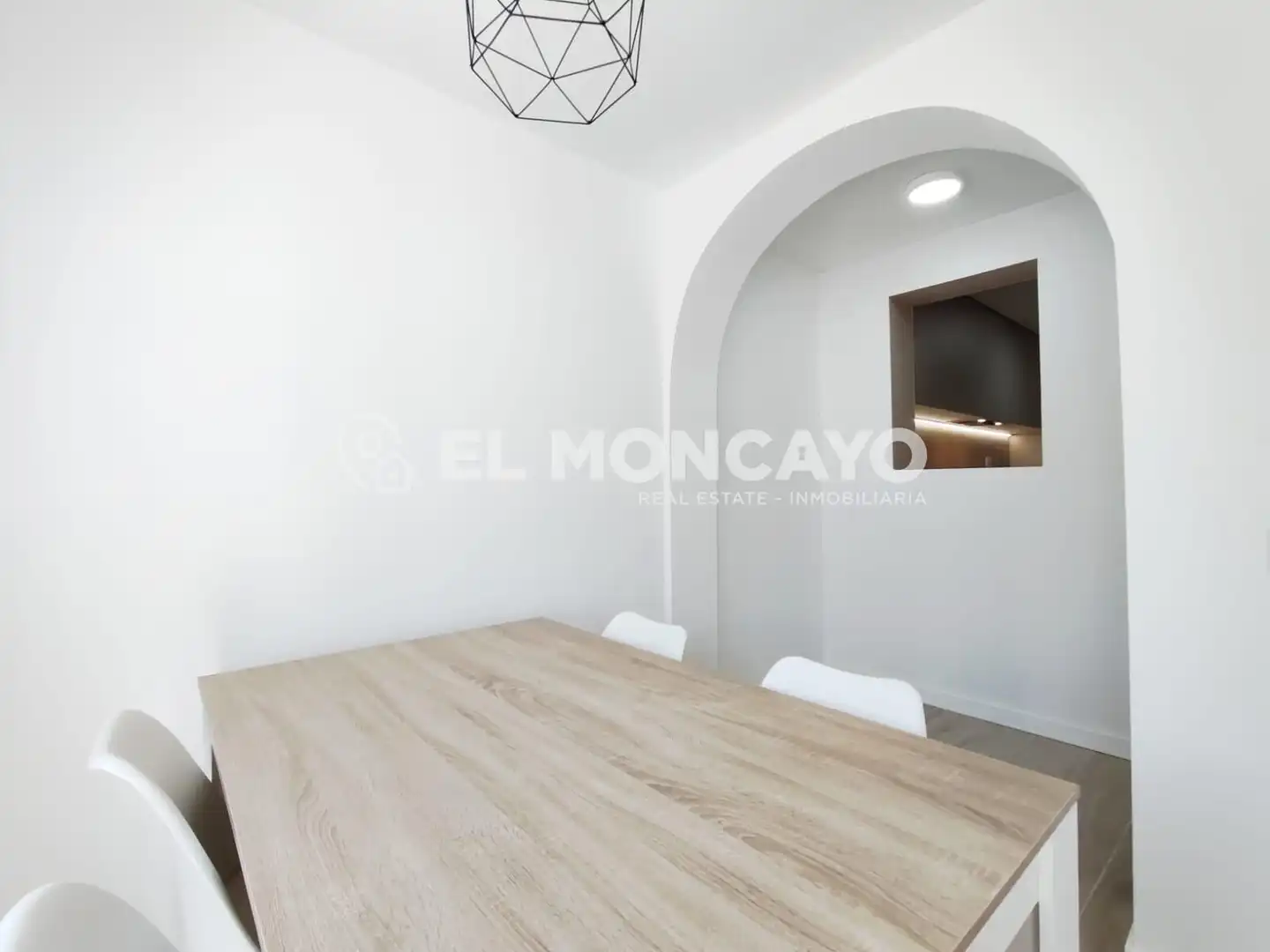 Menjador de Casa adosada en venda en Torrevieja amb Aire condicionat, Calefacció i Terrassa