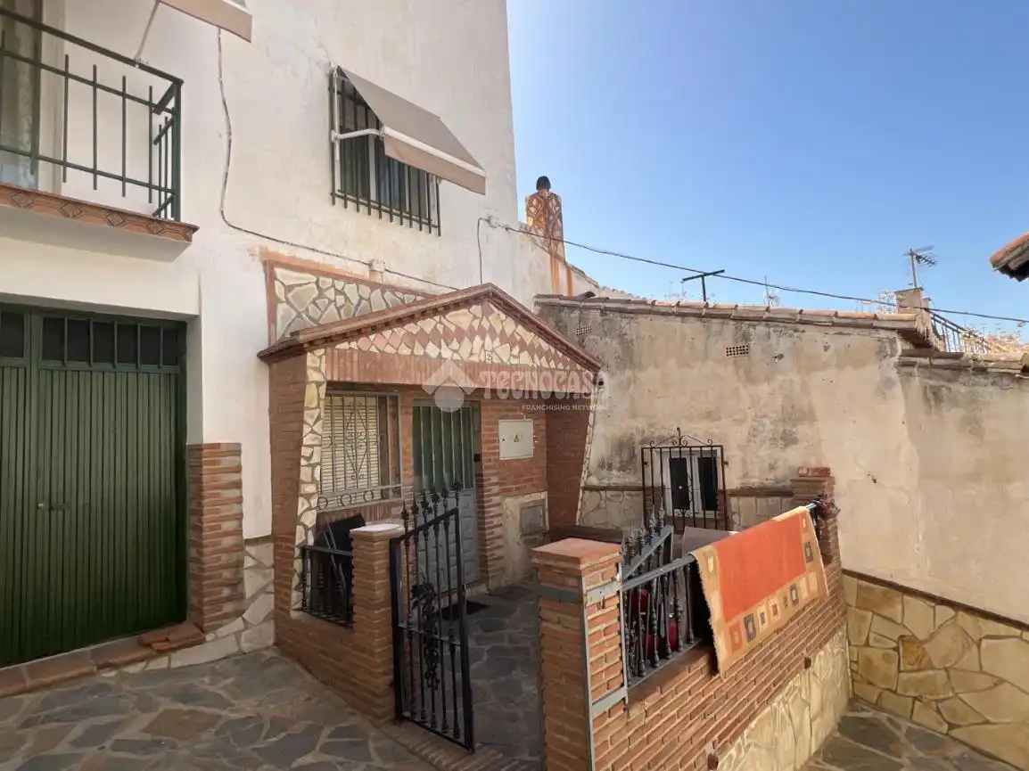 Vista exterior de Casa adosada en venta en Sayalonga