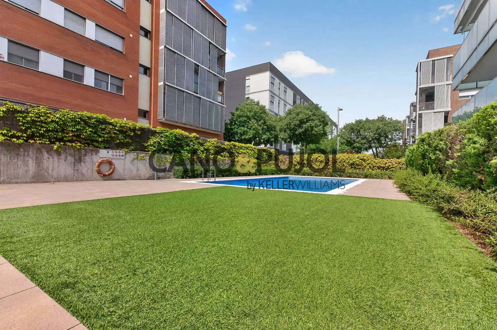 Piscina de Pis en venda en Sant Cugat del Vallès amb Aire condicionat, Calefacció i Parquet