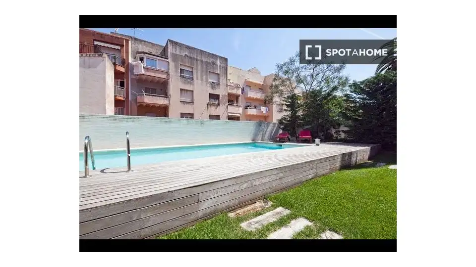 Piscina de Apartamento para compartir en Barcelona con Aire acondicionado, Calefacción y Terraza