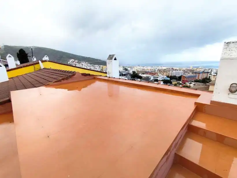 Vista exterior de Casa o xalet en venda en Santa Cruz de Tenerife amb Aire condicionat, Terrassa i Traster