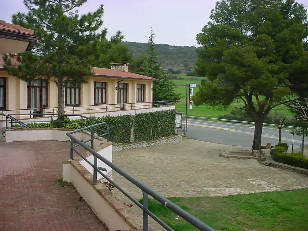 Vista exterior de Edifici en venda en Àger amb Piscina comunitària