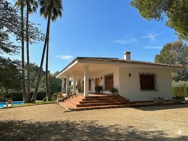 Casa amb piscina en venda a El Llombo
