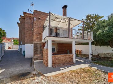 Villa con piscina in vendita a Roda de Barà