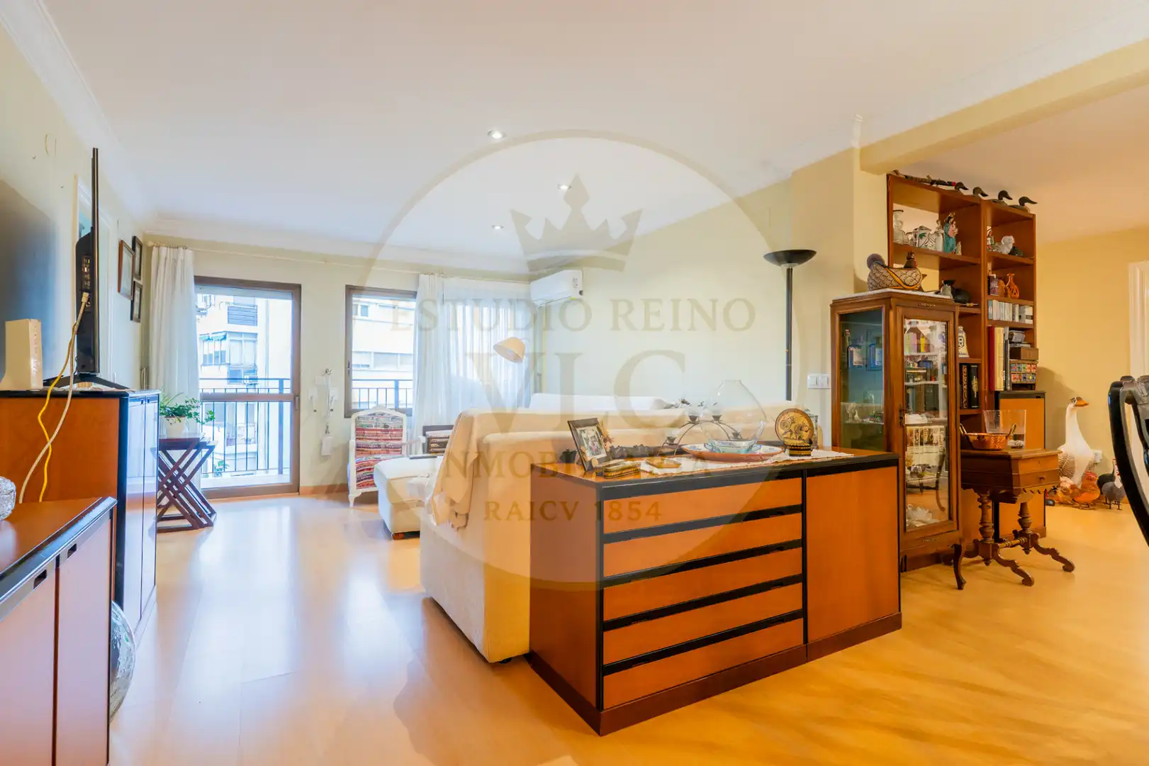 Sala d'estar de Apartament en venda en Valencia amb Aire condicionat, Calefacció i Parquet