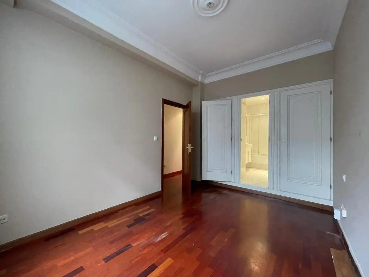 Habitación de Piso en venta en A Coruña Capital  con Calefacción, Parquet y Trastero