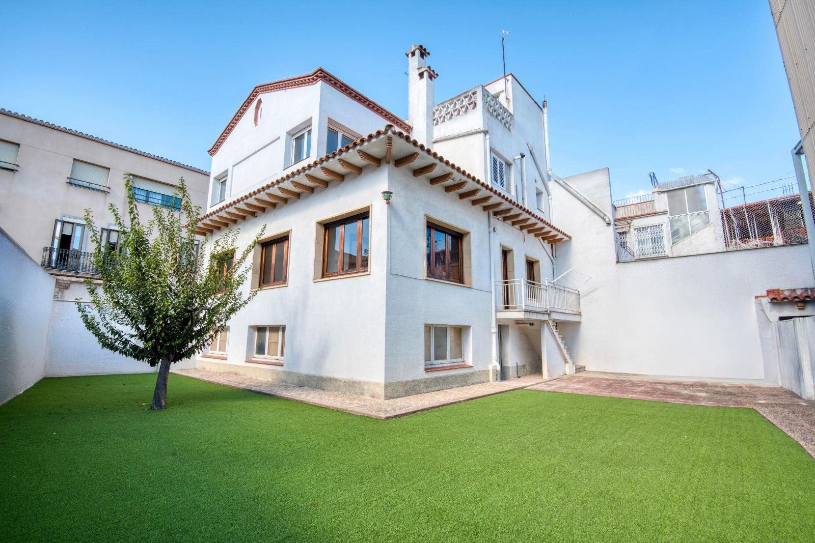 Vista exterior de Casa adosada en venda en Sant Feliu de Guíxols amb Calefacció, Jardí privat i Traster