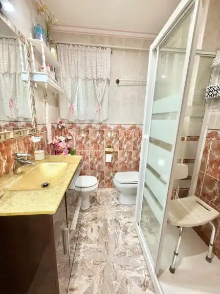 Bany de Pis en venda en Málaga amb Aire condicionat, Terrassa i Moblat
