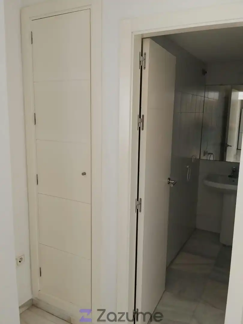 Badezimmer von Wohnungen zur Miete in Gelves mit Klimaanlage, Heizung und Abstellraum