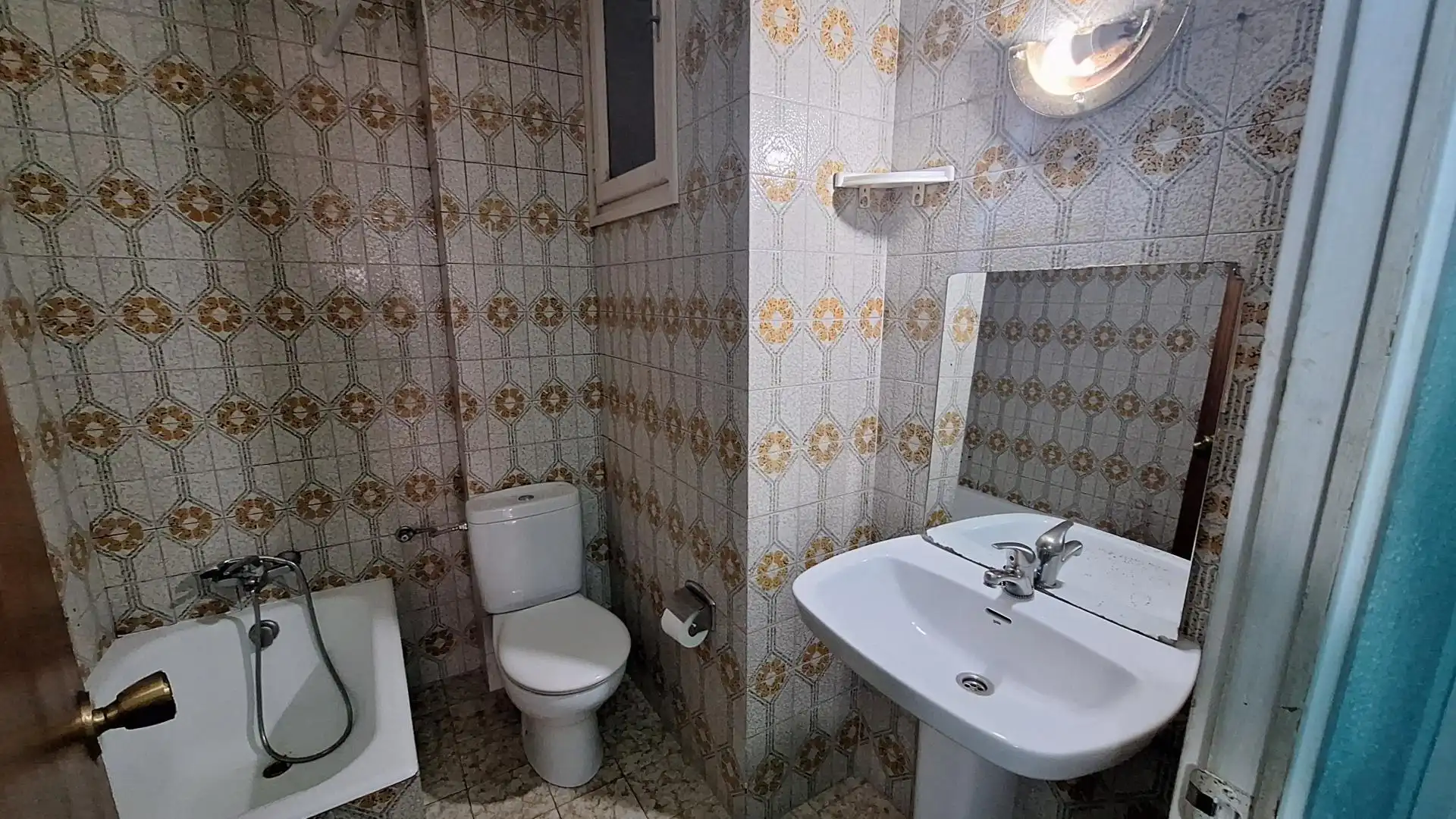 Baño de Piso en venta en Girona