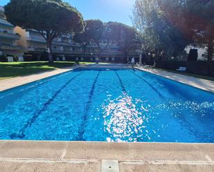 Piscina de Pis en venda en El Vendrell amb Calefacció