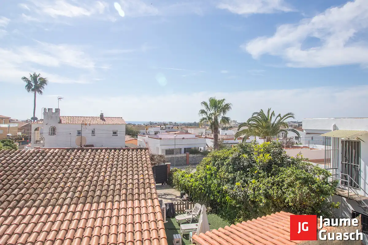 Vista exterior de Casa adosada en venta en Torredembarra con Aire acondicionado, Calefacción y Jardín privado