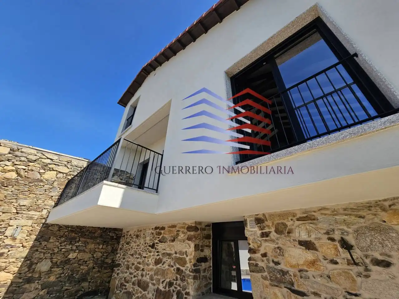Vista exterior de Casa o chalet en venta en A Merca   con Calefacción, Terraza y Piscina