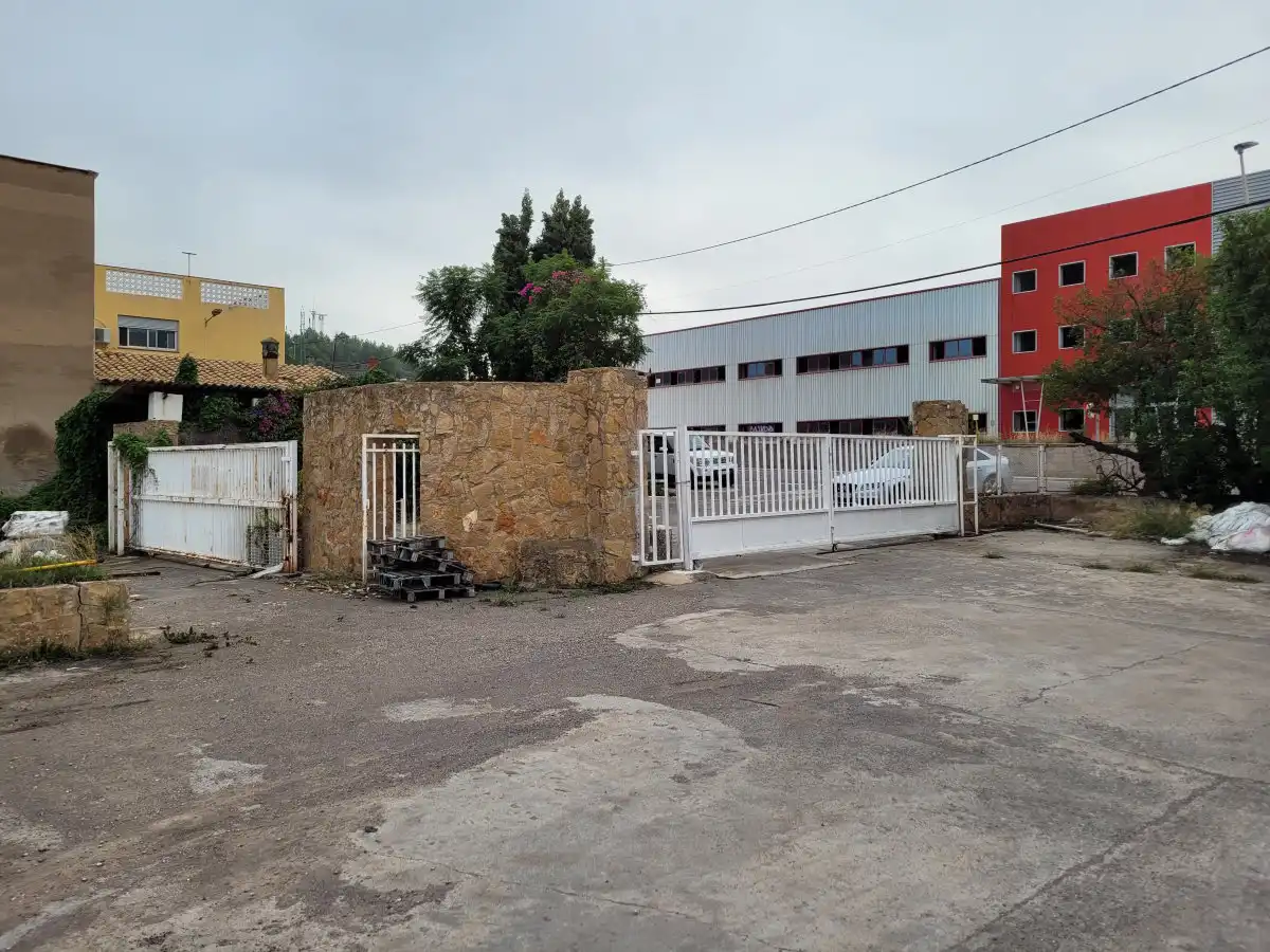Nave industrial en venta en Oliva, Ribesalbes