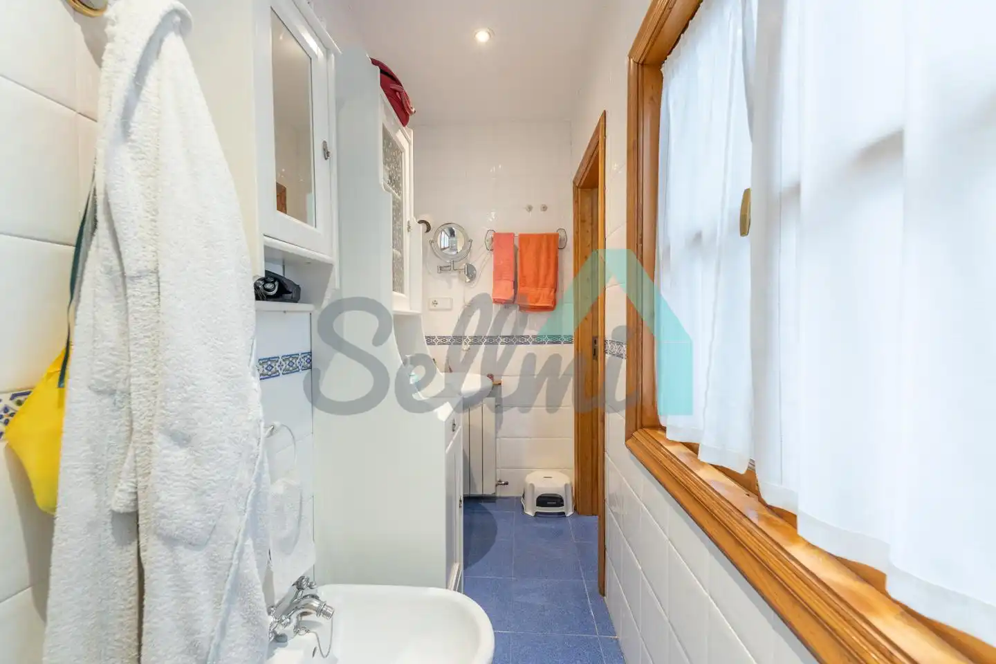 Bathroom of Flat for sale in Oviedo   with Heating, Parquet flooring and Terrace