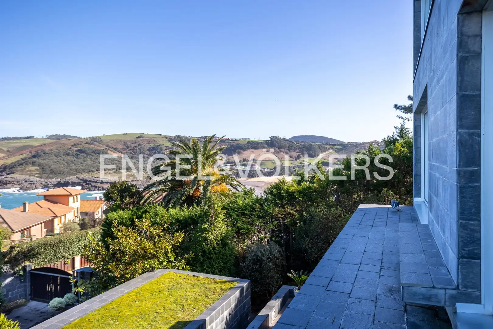 Vista exterior de Casa o chalet en venta en Bareyo con Calefacción, Jardín privado y Terraza