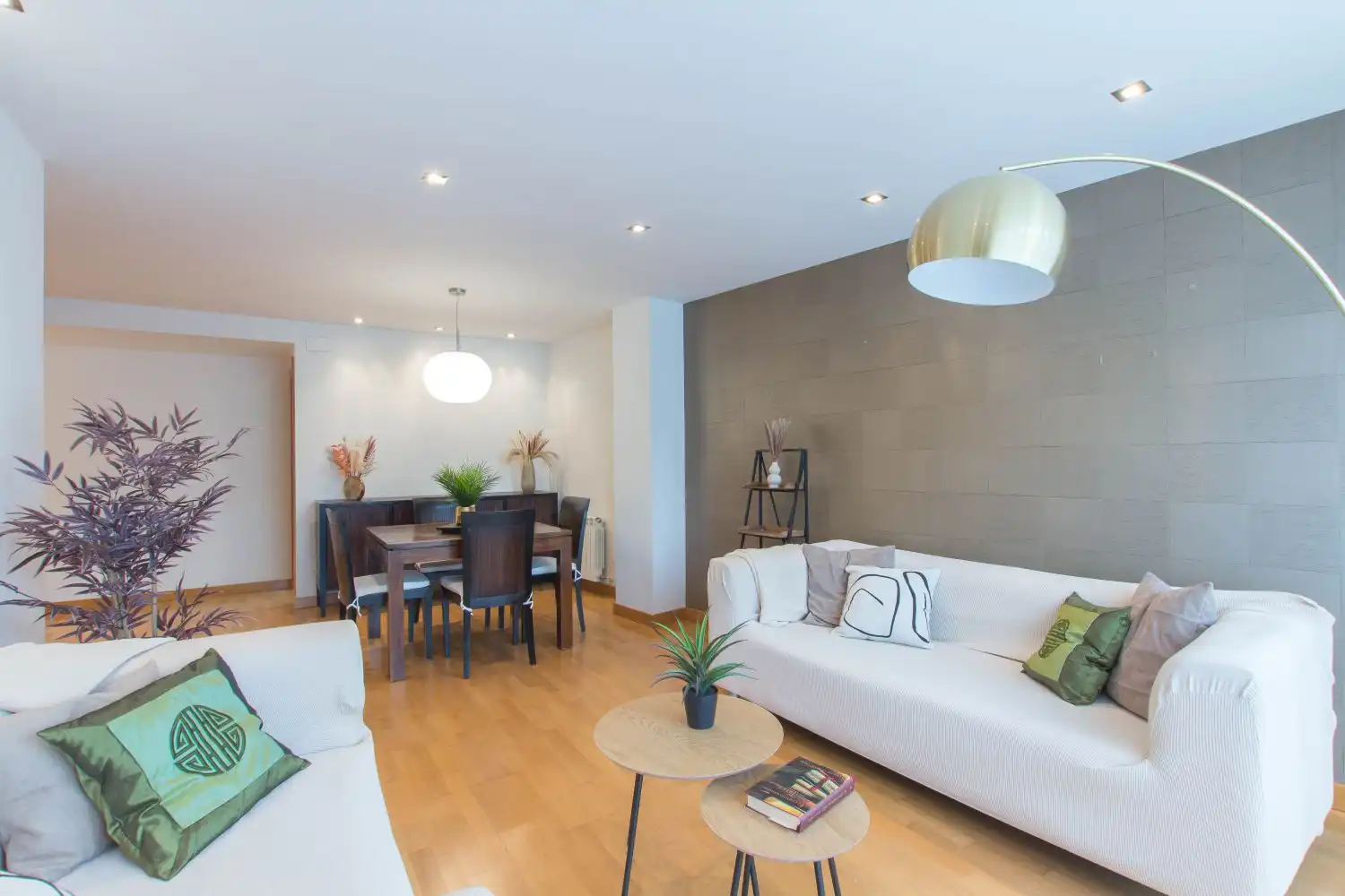 Sala de estar de Piso en venta en  Pamplona / Iruña con Aire acondicionado, Calefacción y Trastero
