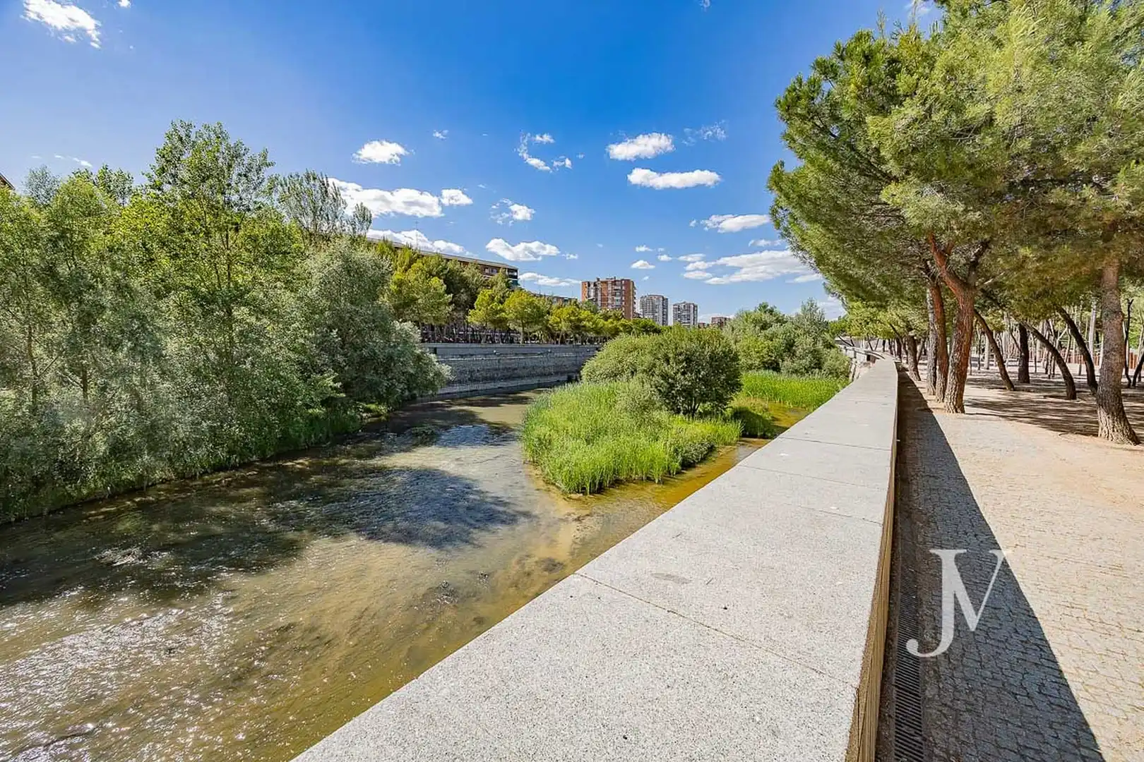Außenansicht von Wohnung zum Verkauf in Madrid mit Heizung