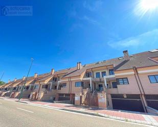 Casa adosada en venda a SIERRA DE BEJAR, Parque Alameda - Paula López