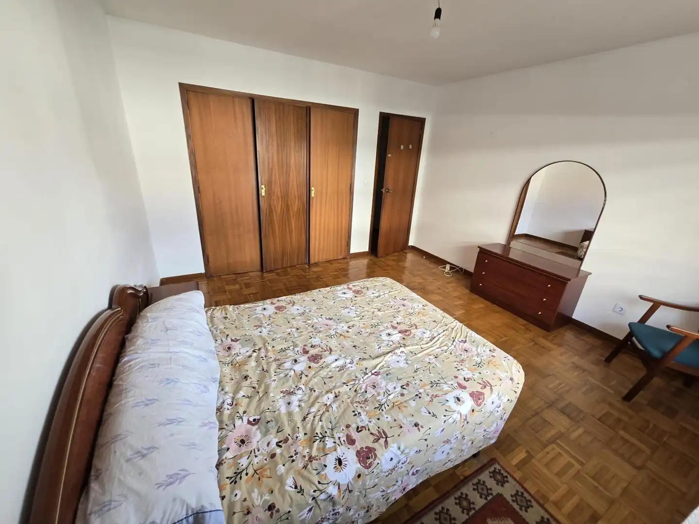 Bedroom of Flat for rent in Vigo   with Parquet flooring, Furnished and Balcony