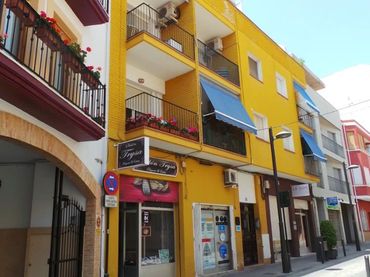 Flat with balcony for sale in Calle San José 15
