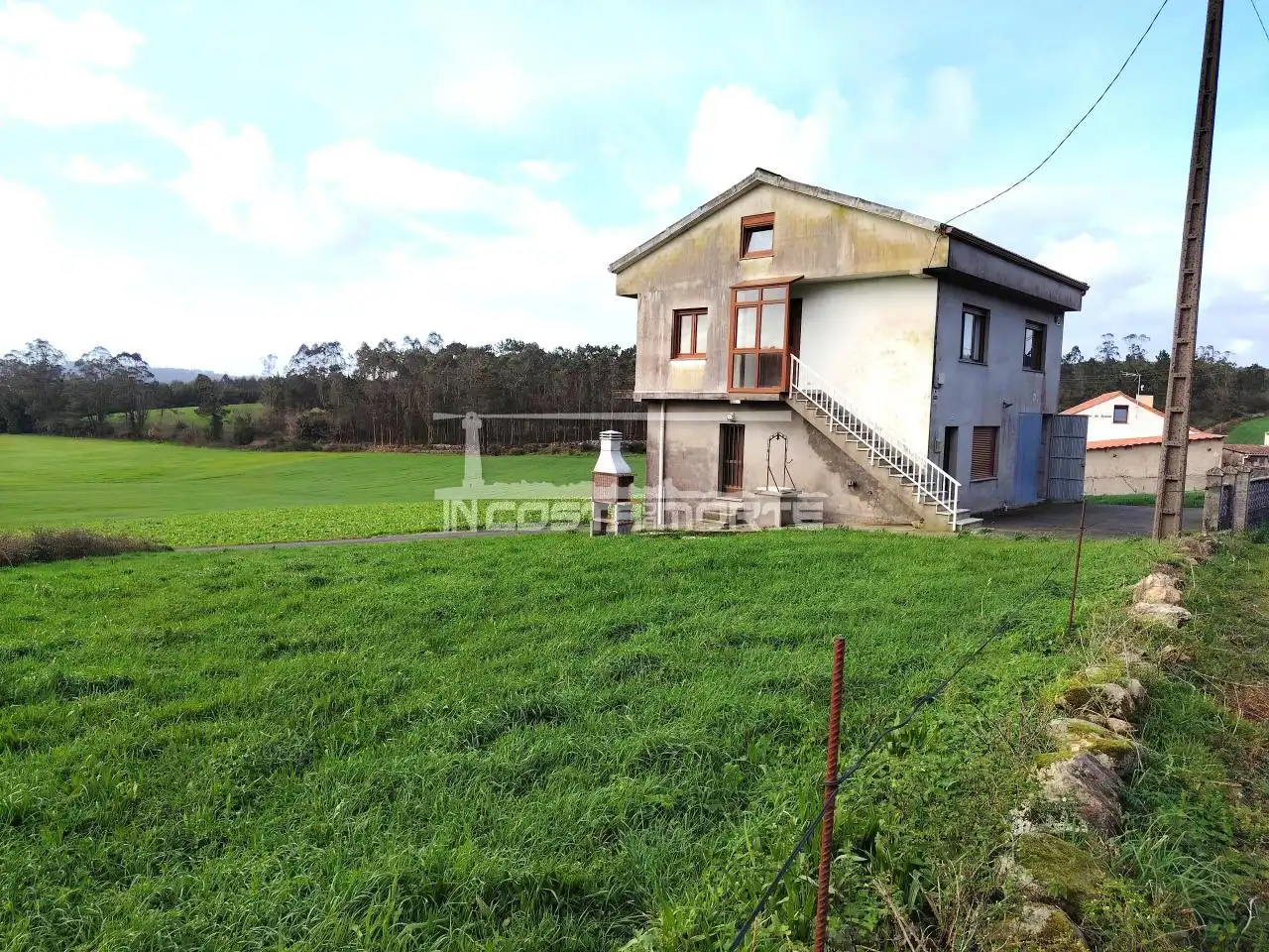 Casa o chalet en venta en Muxía con Calefacción, Jardín privado y Trastero