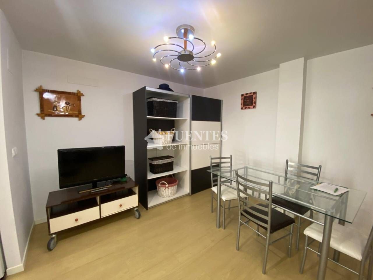 Piso en venta en Alicante / Alacant con Aire acondicionado, Amueblado y Piscina comunitaria