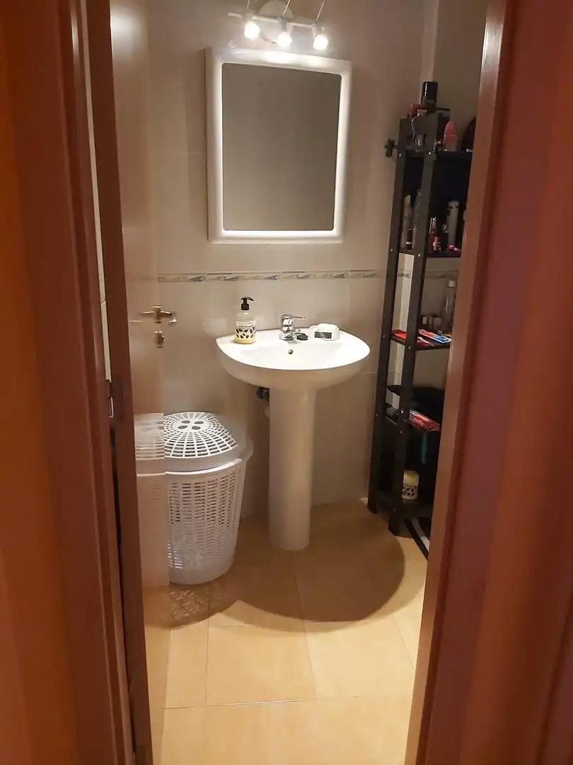 Badezimmer von Wohnung zum Verkauf in Pedrola mit Heizung, Parkett und Terrasse