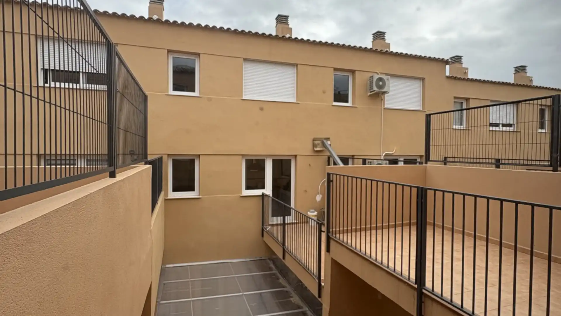 Vista exterior de Casa o chalet en venta en Petrés con Terraza, Trastero y Balcón