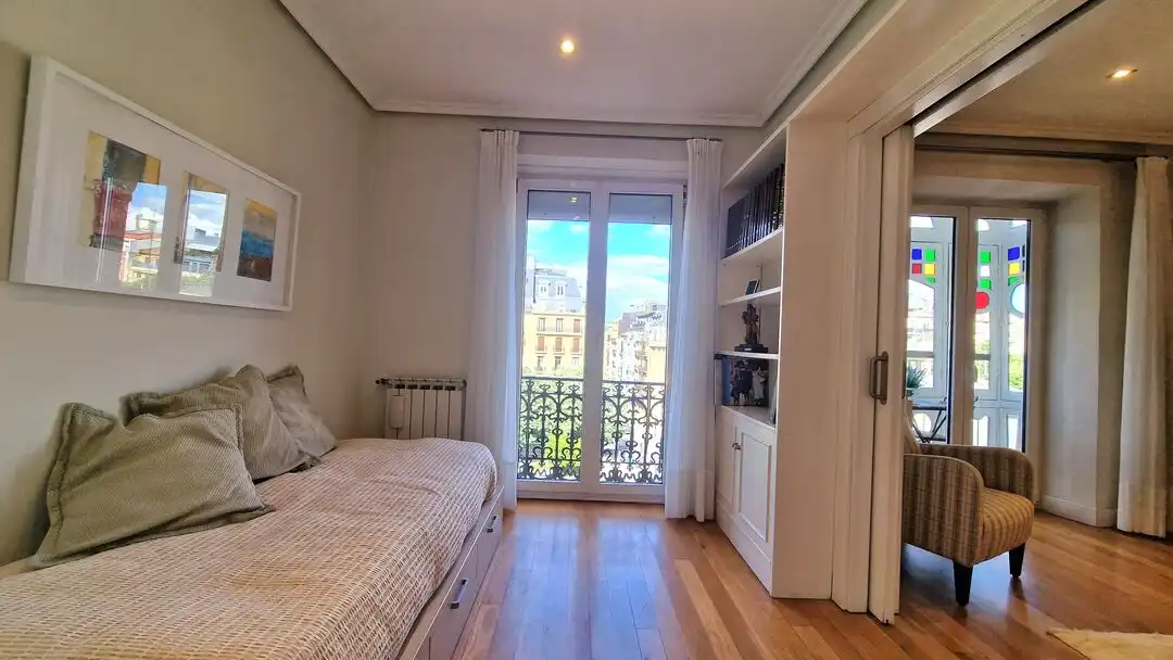 Schlafzimmer von Wohnung zum Verkauf in Donostia - San Sebastián  mit Heizung, Abstellraum und Balkon