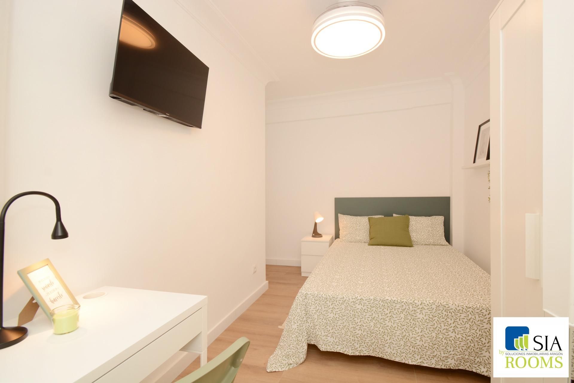 Bedroom of Flat to share in  Zaragoza Capital  with Heating and Terrace