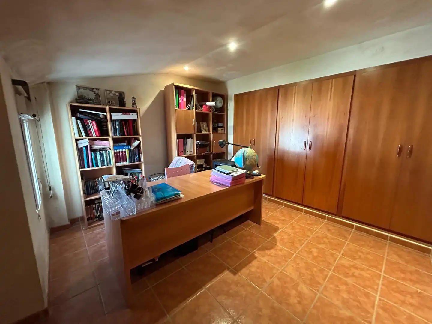 Einfamilien-Reihenhaus zum Verkauf in Cullera mit Klimaanlage, Privatgarten und Terrasse