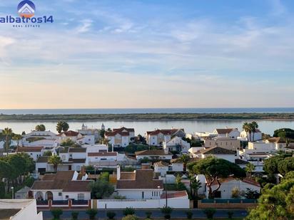 Vista exterior de Apartament en venda en El Rompido amb Jardí privat, Terrassa i Piscina comunitària