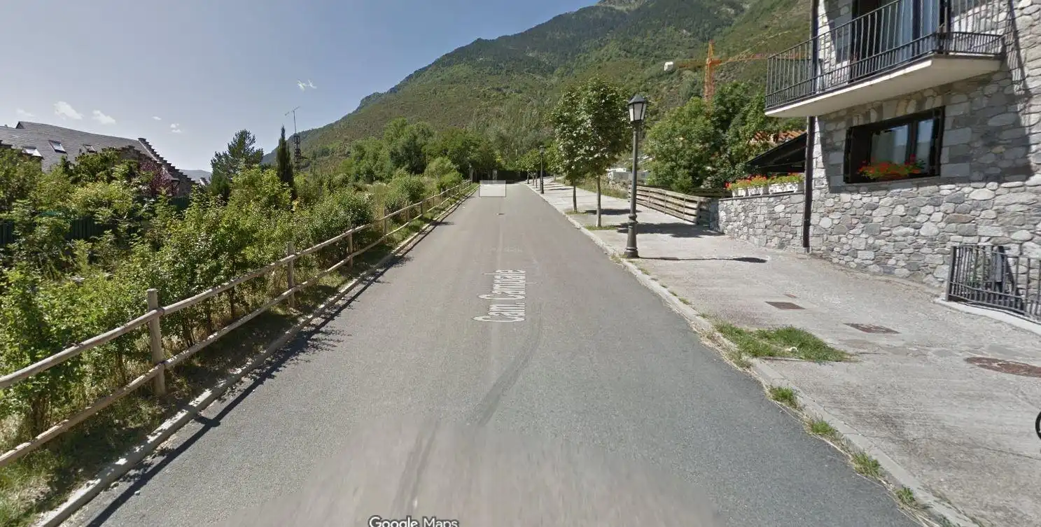 Vista exterior de Casa adosada en venta en Benasque