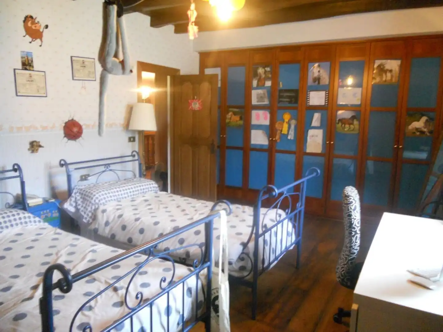 Dormitori de Finca rústica en venda en Abadiño  amb Jardí privat, Terrassa i Moblat
